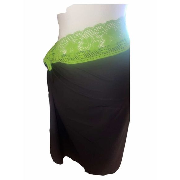 Boutique Black and Green Lace Scarf NWOT - Picture 9 of 9